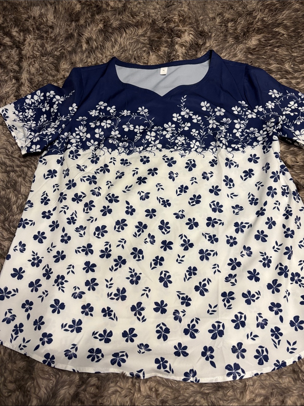 NWOT Navy and White Floral Scoop Neck Short Sleeve Tee